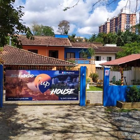 Iup House Hostel Blumenau Exteriör bild